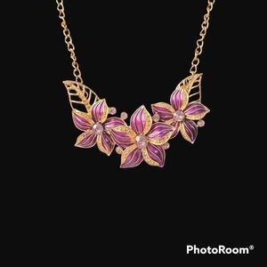 NWT18"-20" Adjustable Acrylic Overlay Purple Flower 🌼 Necklace